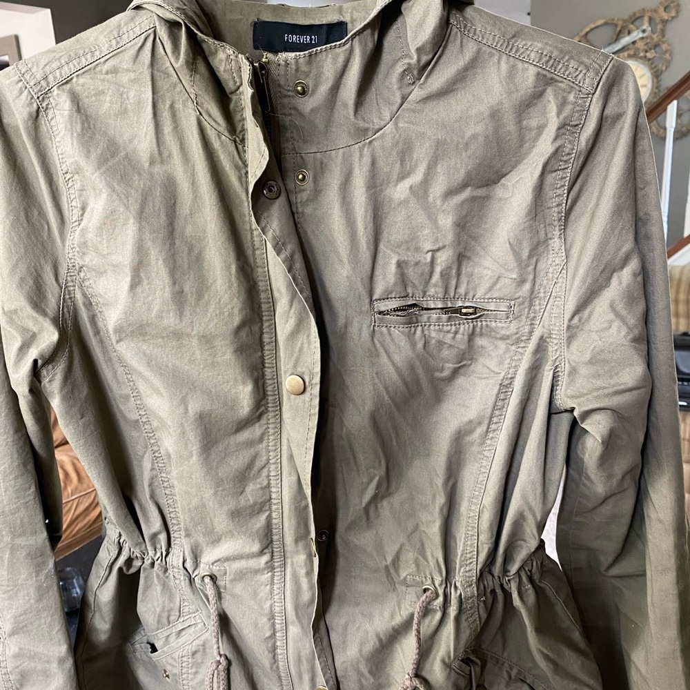 Women’s Large casual Kahaki green hooded light jacket